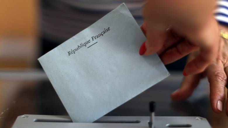 Βουλευτικές εκλογές Γαλλία: Μειωμένη η συμμετοχή - Ψήφισαν Μακρόν και Λεπέν (pics)