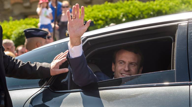 «Ποιος να το πίστευε;»: Ο γαλλικός Τύπος σχολιάζει τη νίκη Μακρόν στις βουλευτικές εκλογές (pics)