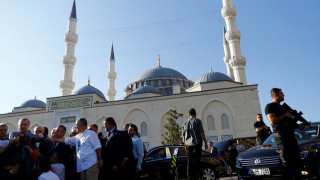 Ο Ερντογάν λιποθύμησε στο τζαμί της Κωνσταντινούπολης