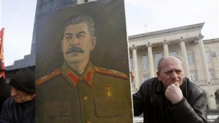 Ο Στάλιν «αποκαθηλώθηκε» από το Κρεμλίνο