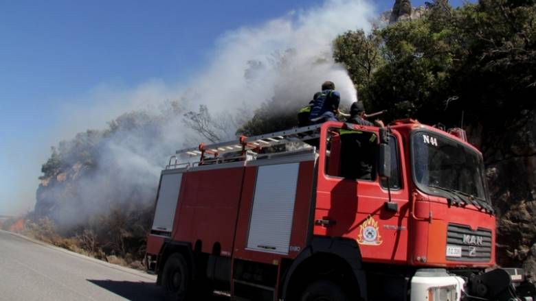 Μεγάλη πυρκαγιά στη Ζάκυνθο -  Σοβαρό πρόβλημα στις κεραίες των ραδιοφωνικών σταθμών (pics)