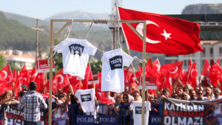 Σάλος στην Τουρκία για τις αφίσες για το πραξικόπημα (pic)