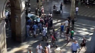 Βαρκελώνη: Αυτόπτης μάρτυρας περιγράφει στο CNN Greece όσα είδε μετά την τρομοκρατική επίθεση