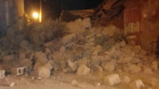 Σεισμός Ιταλία: Διασώστες βγάζουν ζωντανό ένα μωρό 7 μηνών από τα συντρίμμια (vid)