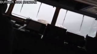 Πλοίο στο μάτι της καταιγίδας «Ηρακλής» πνίγεται από κύματα 20 μέτρων (Vid)