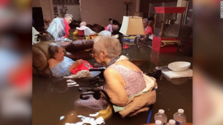 Τυφώνας Χάρβεϊ: Η φωτογραφία που συγκλονίζει το Τέξας