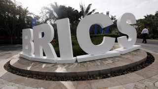 Κίνα: Οι χώρες της BRICS πρέπει να προωθήσουν μια ανοικτή παγκόσμια οικονομία