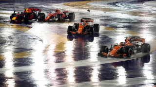F1: Χάος στην εκκίνηση στη Σιγκαπούρη, εκτός οι Ferrari, νίκη του Χάμιλτον (vids)