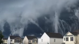 Το θαύμα της φύσης: «Τσουνάμι» από σύννεφα «χτυπάει» την πόλη Hinesville (Pic+Vid)
