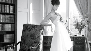 Dior: 70 χρόνια υπεροχής στην πρώτη αναδρομική έκθεση του οίκου