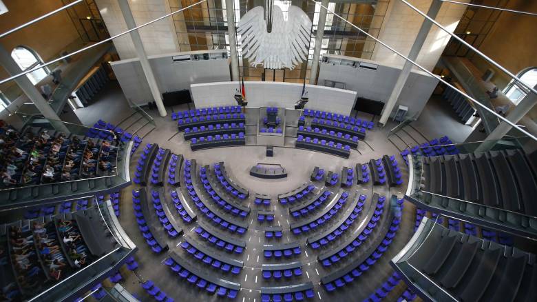 «Γρίφος» ο σχηματισμός γερμανικής κυβέρνησης - Πιέσεις για μετακίνηση Σόιμπλε