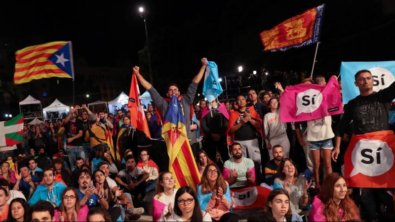 Μεγάλη επικράτηση του «ναι» στο δημοψήφισμα - Οι Καταλανοί κηρύττουν την ανεξαρτησία