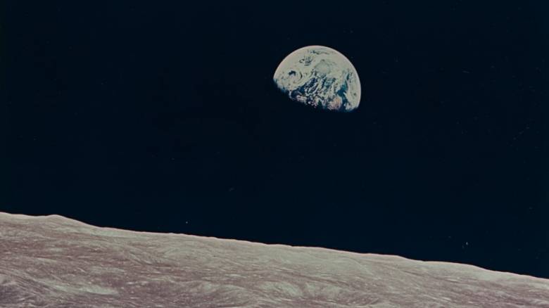 «Στο σφυρί» σπάνιες φωτογραφίες της NASA