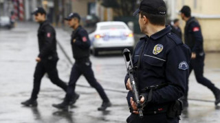 Συνεχίζονται οι εκκαθαρίσεις στην Τουρκία: Εντάλματα σύλληψης για 100 πρώην αστυνομικούς