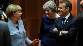 Μακρόν και Μέρκελ «καρφώνουν» τη Βρετανία για το Brexit