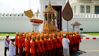 Ταϊλάνδη: Μεγαλειώδης αποχαιρετισμός στον βασιλιά Μπουμιμπόλ