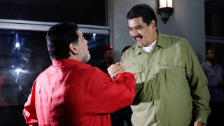 Βενεζουέλα: Ο Μαδούρο ξεδιπλώνει το ποδοσφαιρικό ταλέντο του μπροστά στον Μαραντόνα