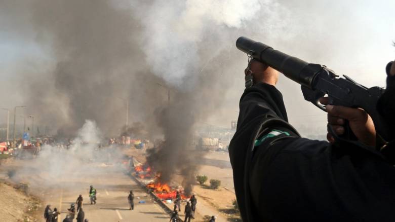 Πακιστάν: Συνεχίζονται οι συγκρούσεις δυνάμεων ασφαλείας και διαδηλωτών - Έξι νεκροί (pics)
