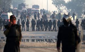 Πακιστάν: Συγκρούσεις δυνάμεων ασφαλείας και διαδηλωτών