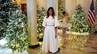 Η Μελάνια Τραμπ στον «Χριστουγεννιάτικο» Λευκό Οίκο