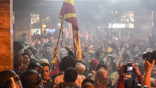 Μαζικές συλλήψεις για τα επεισόδια στη Βουλή της πΓΔΜ τον Απρίλιο