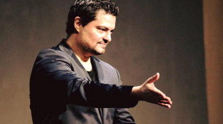 Γιώργος Πέτρου: ποιος είναι ο κορυφαίος Έλληνας μαέστρος που διεκδικεί Grammy