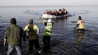 Πολιτικό άσυλο ζητούν 33 Τούρκοι που αποβιβάστηκαν στις Οινούσσες