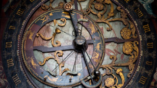 Το αστρονομικό ρολόι της παλιάς Πράγας «σιωπά» για μισό χρόνο