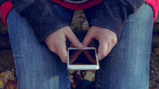 Η Apple καλείται να ερευνήσει τον εθισμό των παιδιών στο iPhone
