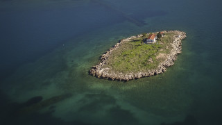 Το μικροσκοπικό νησί της Ιτέας από ψηλά (pics)