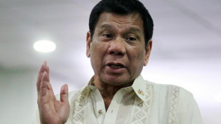 Γιατί ο πρόεδρος των Φιλιππίνων μασάει συνεχώς τσίχλα;
