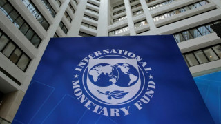 Αυξάνει την «οροφή» χρέους το ΔΝΤ- Βοηθά στο σχηματισμό του «μαξιλαριού ασφαλείας»