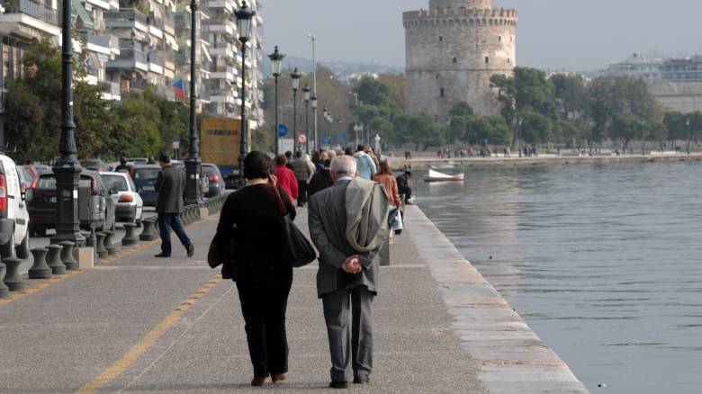 Δανεικά, νόμπελ και γαμπρούς: Αυτά ζητούν οι δημότες Θεσσαλονίκης στα δημαρχεία