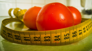 Δίαιτα με χαμηλά λιπαρά vs. Δίαιτα με χαμηλούς υδατάνθρακες: Σημειώσατε Χ