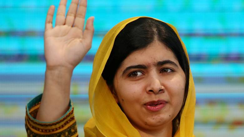 Επέστρεψε στο Πακιστάν η Μαλάλα για πρώτη φορά μετά την επίθεση των Ταλιμπάν