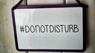 Do not disturb: Μία συλλογή από 15.000 διαφορετικά ξενοδοχεία