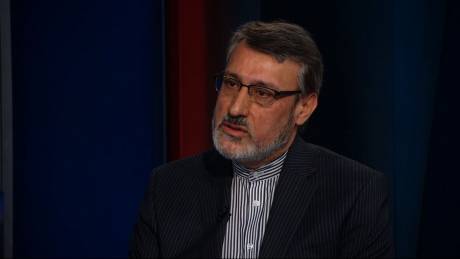 Ο πρέσβης του Ιράν στη Βρετανία εξηγεί τι σημαίνει η αποχώρηση των ΗΠΑ από τη συμφωνία