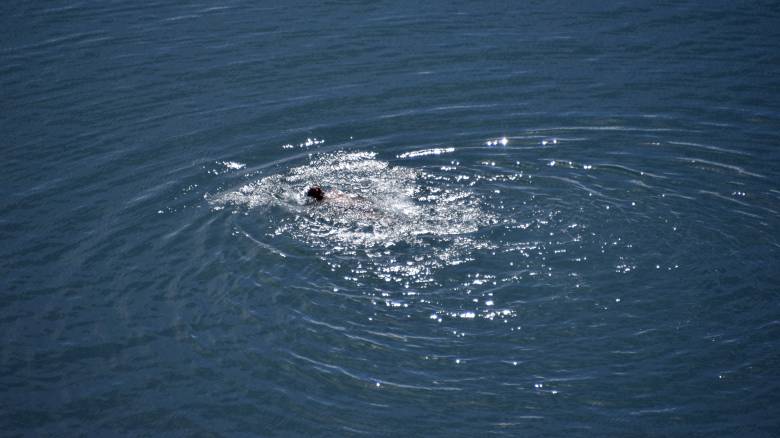 Πτώμα γυναίκας εντοπίστηκε να επιπλέει σε θάλασσα της Κρήτης