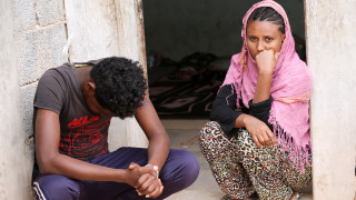 Λιβύη: Εκατοντάδες μετανάστες παγιδευμένοι υπό άσχημες συνθήκες σε κέντρο κράτησης
