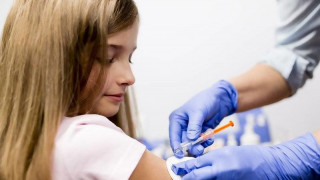 Μηνιγγίτιδα: Η σημασία του εμβολιασμού των εφήβων