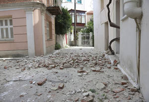 Σεισμός Μυτιλήνη - υλικές ζημιές στο Πλωμάρι