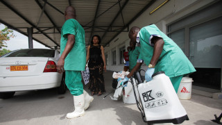 Kονγκό: Εστάλησαν τα πρώτα 4.000 πειραματικά εμβόλια κατά του ιού Έμπολα