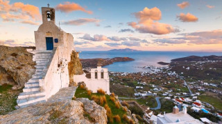 Σέριφος: Το κυκλαδίτικο νησί με τις ωραιότερες παραλίες και την πιο γραφική χώρα στο Αιγαίο
