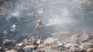 Έβρος: Στις φλόγες τυλίχτηκε λεωφορείο του ΚΤΕΛ που χτυπήθηκε από κεραυνό