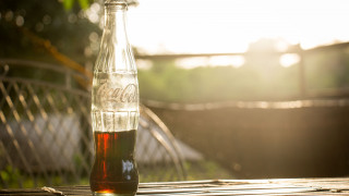Το πρώτο αλκοολούχο αναψυκτικό της Coca Cola στα ράφια της Ιαπωνίας