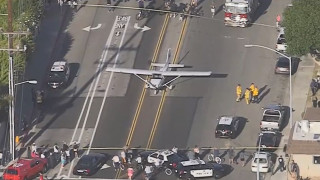 Πιλότος στην Καλιφόρνια προσγείωσε επιτυχώς αεροπλάνο… στον δρόμο