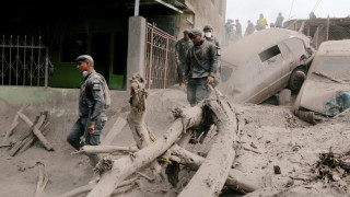 Γουατεμάλα - Ηφαίστειο Fuego: Με δυσκολίες οι έρευνες των σωστικών συνεργείων