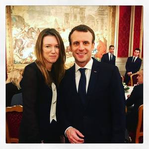 Emmanuel Macron & Clare Waight Keller του Givenchy