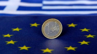 Κομισιόν: Βιώσιμο το ελληνικό χρέος