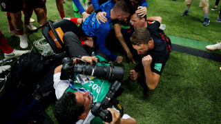 Παγκόσμιο Κύπελλο: Ο φωτογράφος που έπεσε «θύμα» των έξαλλων πανηγυρισμών των Κροατών
